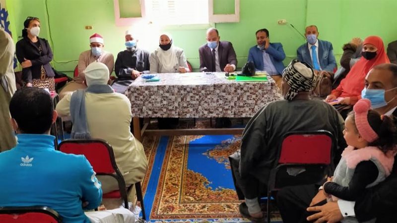 قافلة سكانية بقرية