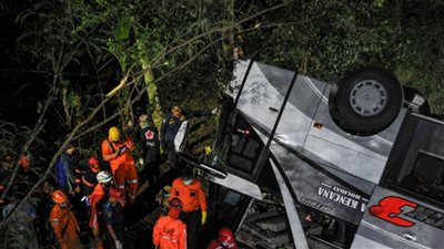 إندونيسيا.. مصرع 27 شخصا إثر سقوط حافلة تقل تلاميذ في واد