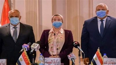 وزيرة البيئة : إنشاء أول مصنع لإنتاج خشب 