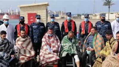 القوات البحرية تنجح في إنقاذ طاقم سفينة نقل بضائع بعد تعرضها للغرق