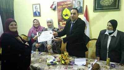 نادى السعادة بالعريش يحتفل بيوم المرأة واختيار الأم المثالية والأب المثالى