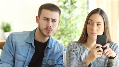 لو حسيتي أنه زهقان .. 5 نصائح لجعل رجلك يشتاق إليكِ