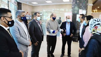 رئيس اقتصادية الوفد ووفد عراقي في زيارة لـ