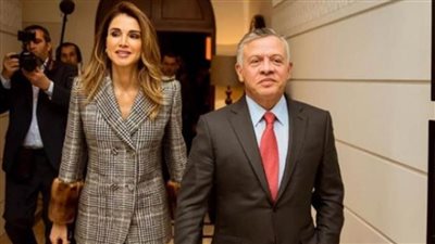 ملك الأردن وزوجته يقدمان التعزية لسفير الأردن بمصر