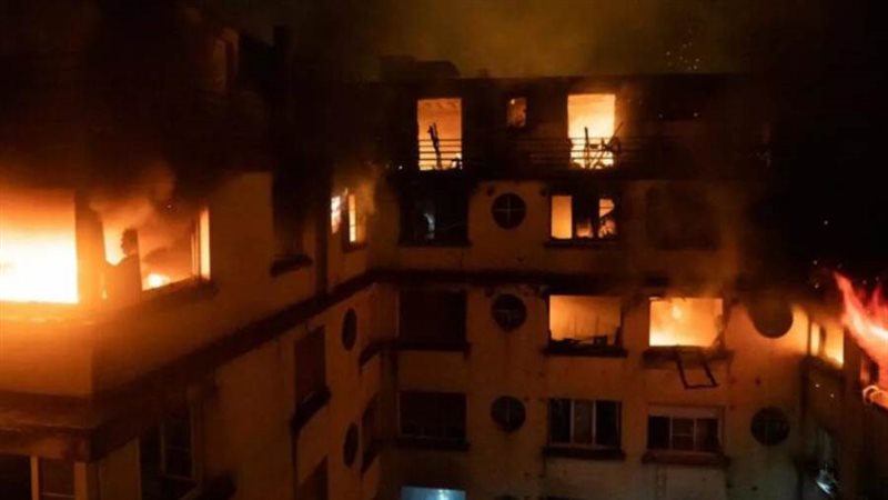 حريق في مبنى سكني