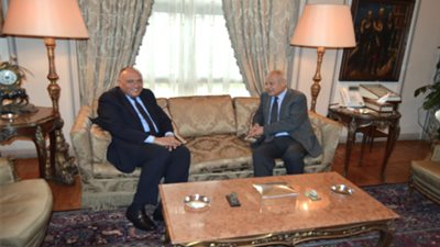 أبو الغيط يستقبل سامح شكرى بمكتبه في أول أيام عمله كأمين عام للجامعة العربية