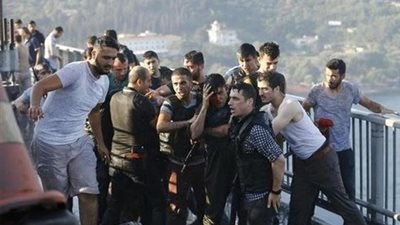 وزير العدل التركي: القبض على 6 آلاف شخص على صلة بمحاولة الانقلاب