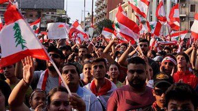 تحركات شعبية في مناطق لبنانية متعددة احتجاجا على التدهور الاقتصادي 