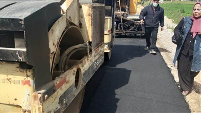 رصف 3 طرق بتكلفة 6 ملايين جنيه بالبحيرة