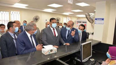 وزير التموين ومحافظ الدقهلية يفتتحان مركز خدمة المواطنين بالمنصورة 
