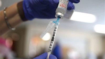 وفاة شخصين يعانيان من أمراض مزمنة في هونج كونج بعد التطعيم بلقاح كورونا