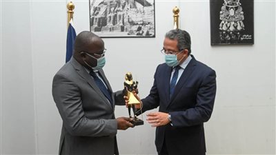 وزير السياحة والآثار يستقبل وزير خارجية غينيا