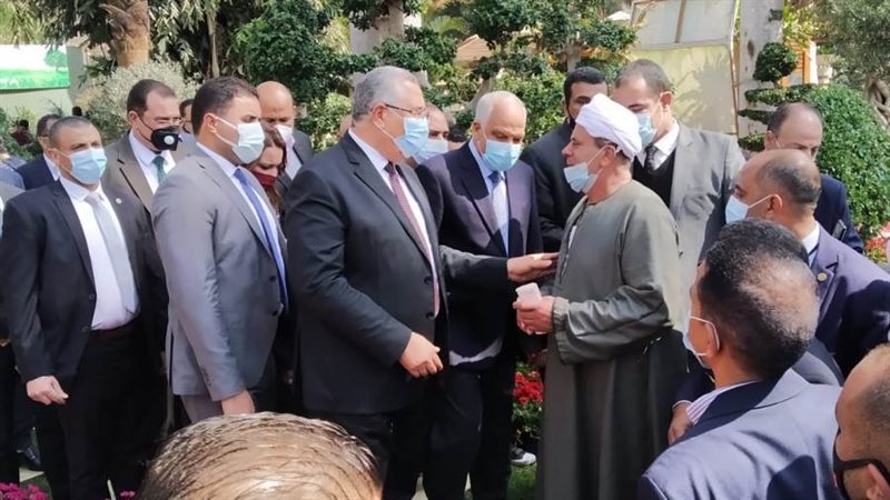 وزير الزراعة خلال