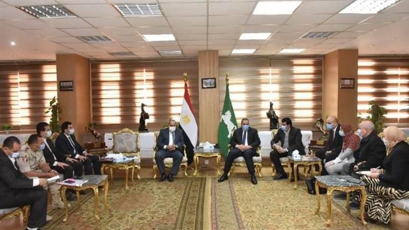 محافظ الشرقيه مع