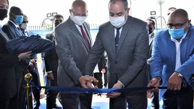 وزير الطيران المدني يفتتح مركز الخدمات السياحية المطور