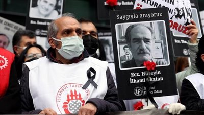 بعد فشله في مواجهة كورونا.. الحزب الحاكم بتركيا يلقح نوابه سرًا بالمخالفة للقانون