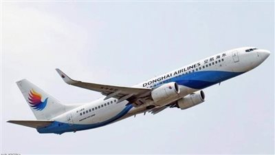 شركة طيران صينية توقف أفراد طاقم عن العمل بسبب نزاع في الجو