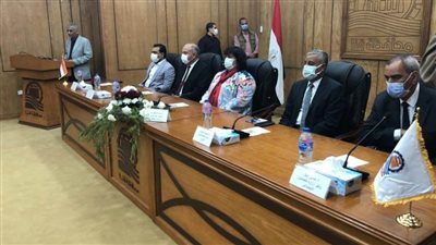 وزيرة الثقافة: المرأة أيقونة النجاح وركيزة أساسية فى إعداد أجيال جديدة