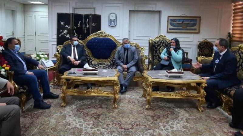 محافظ البحيرة يستقبل