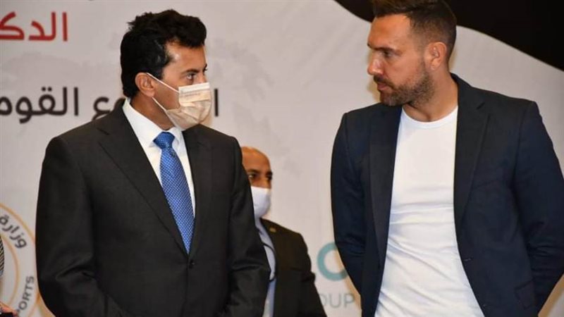 الدكتور أشرف صبحي