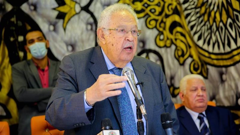 نقيب المحامين