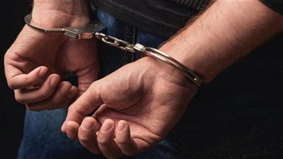 ضبط مدير مسؤول عن مخزن للسلع الغذائية بحوزته 1,28 طن زيت طعام منتهي الصلاحية بالإسكندرية