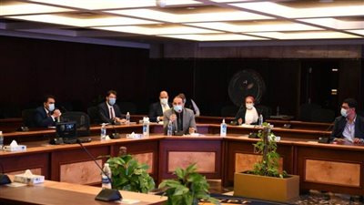 الرقابة المالية تجتمع بـ