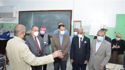 رئيس جامعة أسيوط يفتتح المقر الجديد لبرنامج الميكاترونيات والروبوتات