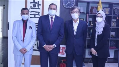 رئيس جامعة سوهاج بسفارة 