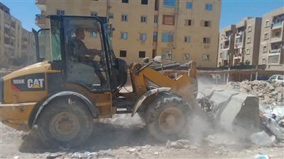 محافظ الجيزة: رفع 150 طن مخلفات من أراضي فضاء بهضبة الأهرام