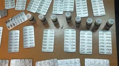 جمارك مطار القاهرة تحبط محاولتي تهريب أقراص مخدرة وهواتف محمولة