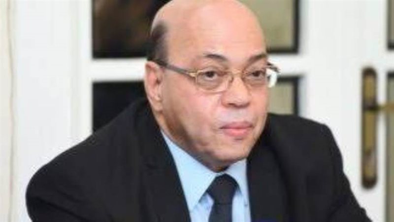 الدكتور شاكر عبدالحميد