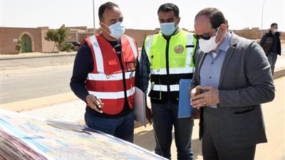 الرئيس السيسي يقوم بجولة تفقدية لأعمال تطوير شبكة الطرق والمحاور بالقاهرة 