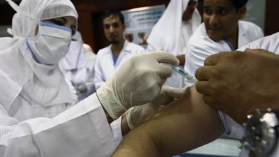 وزير الصحة السعودي يبوح بقصة مؤلمة حول وفاة شخص بسبب شائعات لقاح كورونا