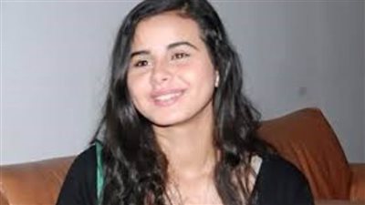 منة عرفة تستغيث.. ما علاقة الحسد؟ 