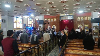بدء قداس الجنازة على جثمان الفنان عادل نصيف بكنيسة العذراء