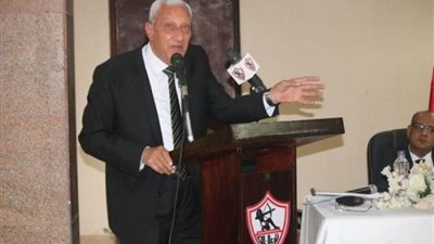 رئيس الزمالك ينفي توليه مهمة الإشراف على فريق الكرة