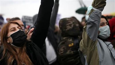 احتجاجات على انسحاب تركيا من معاهدة حماية المرأة من العنف الأسري