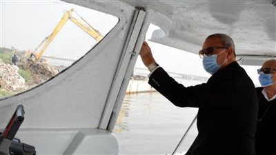 جولة نيلية لمحافظ القليوبية لتفقد التعديات علي نيل القناطر 