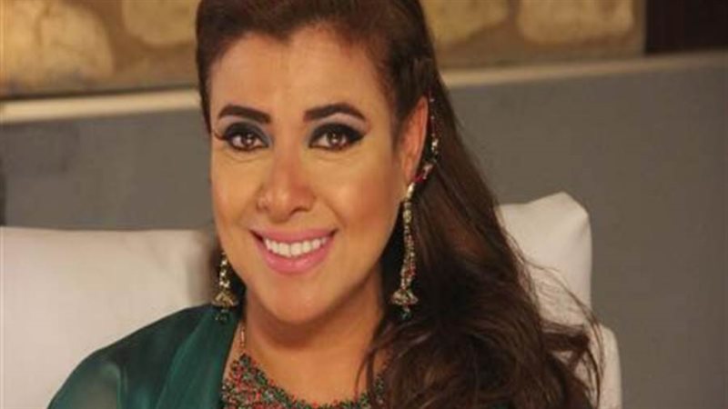 الفنانة نشوي مصطفي