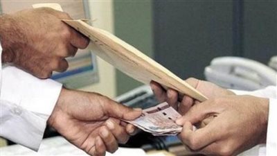 إيقاف 3 موظفين بمدينة الخانكة عن العمل شهرًا في رشوة العمرة