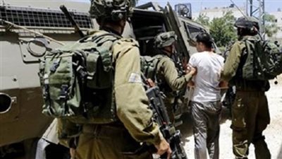 الاحتلال الإسرائيلي يحتجز طاقم تليفزيون فلسطين بمنطقة 