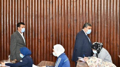 ٩٢٥٧ طالبًا وطالبة يؤدون امتحانات مقرر اللغة الإنجليزية بجامعة القناة