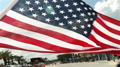 الولايات المتحدة تسجل أكبر عجز في ميزان المعاملات الجاري في 12 عاما