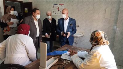 وكيل صحة الشرقية يتابع تطعيم المواطنين بلقاح كورونا بالمراكز الجديدة 