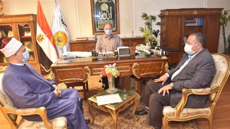 محافظ أسيوط يلتقي