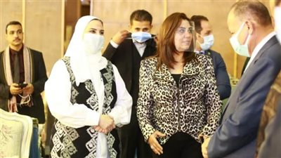 وزيرة التضامن ومحافظا أسيوط ودمياط يفتتحون معرض
