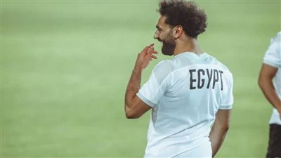 محمد صلاح يدعم منتخب كينيا من غرفة تبديل الملابس