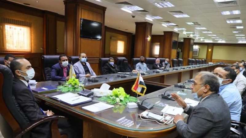 أثناء الاجتماع