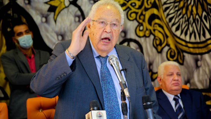 نقيب المحامين